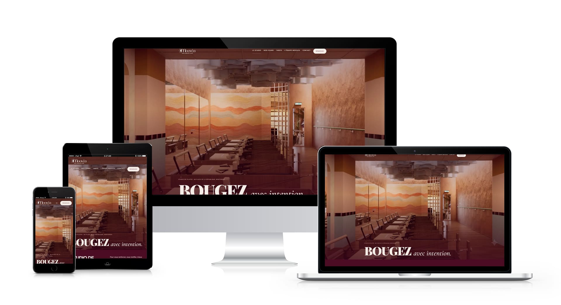 Site WordPress du studio de Pilates Moovéa affiché sur smartphone, tablette et ordinateur